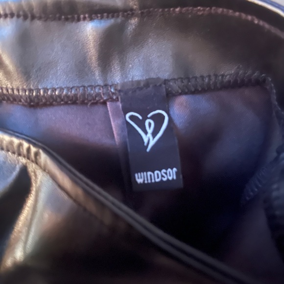 Faux leather skirt - Picture 3 of 3